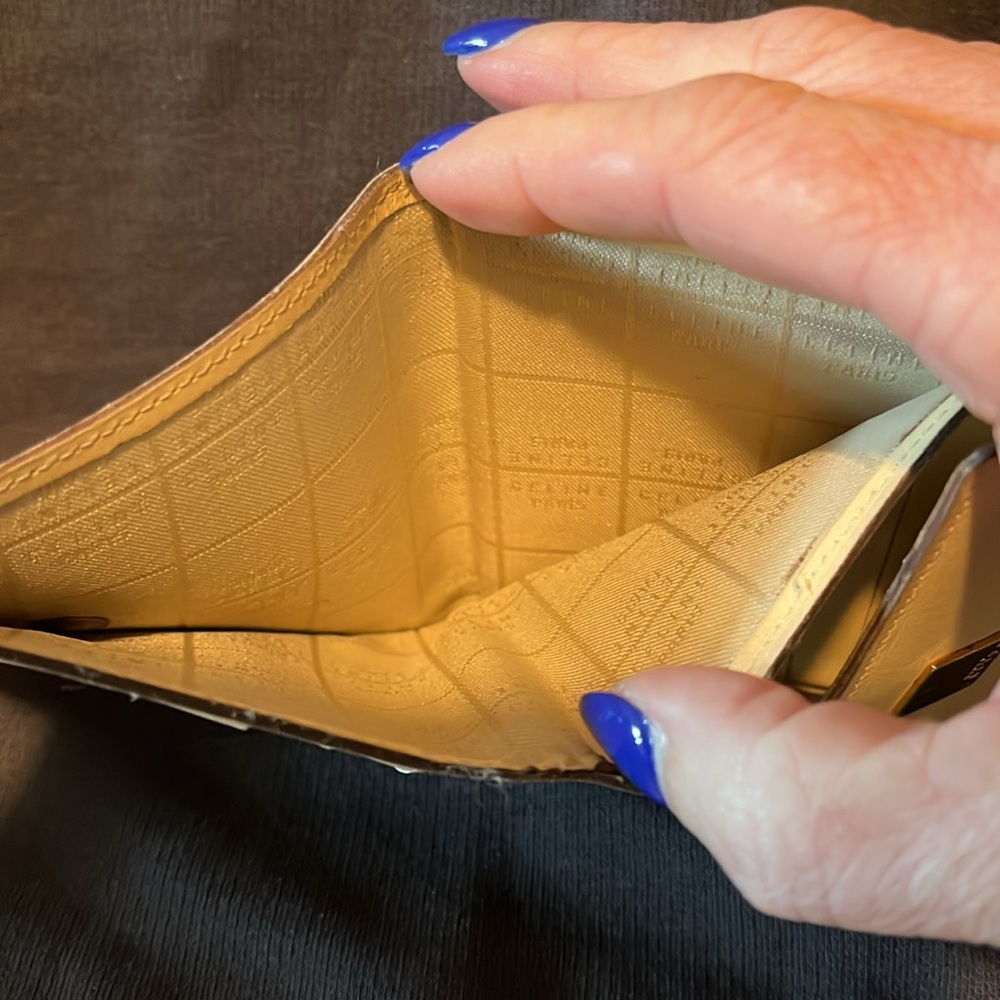 Celine bifold snap wallet cream color EUC minimal use beautiful condition - Picture 6 of 12